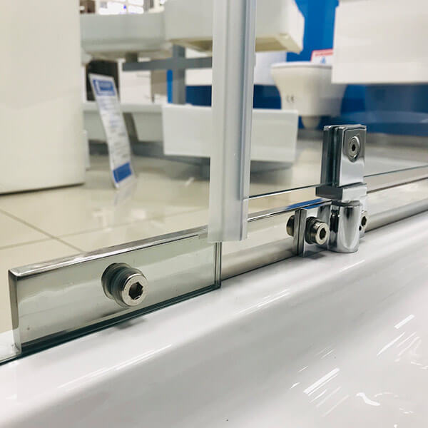 Душевой уголок AVS Фаворит 120x100 профиль хром, стекло прозрачное Душевой уголок AVS Фаворит 120x100 профиль хром, стекло прозрачное