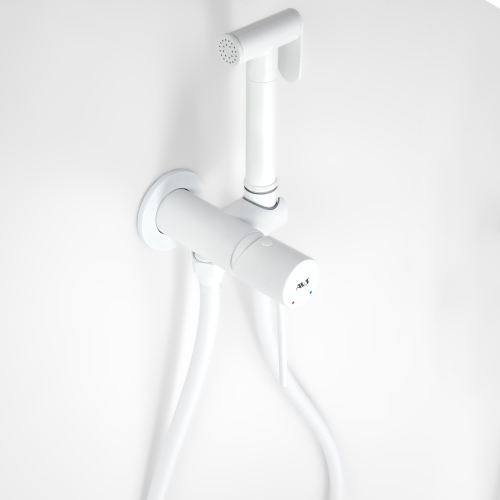 Гигиенический душ со смесителем AVS Slimmer белый матовый Гигиенический душ со смесителем AVS Slimmer белый матовый