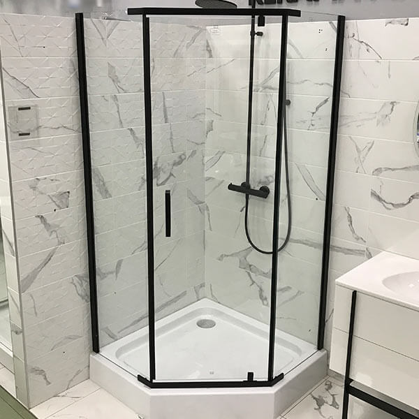 Душевой уголок AVS Трапеция 100x100 профиль черный матовый, стекло прозрачное Душевой уголок AVS Трапеция 100x100 профиль черный матовый, стекло прозрачное