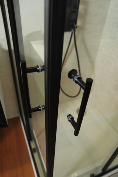 Душевой уголок Cezares Eco ECO-O-R-2-90-C-NERO 90x90 профиль черный, прозрачное стекло Душевой уголок Cezares Eco ECO-O-R-2-90-C-NERO 90x90 профиль черный, прозрачное стекло